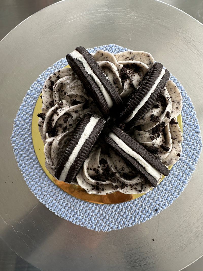 6” Oreo  Cake *Pre-Order 48 hours In Advance (Available for Store Pick-up Only)