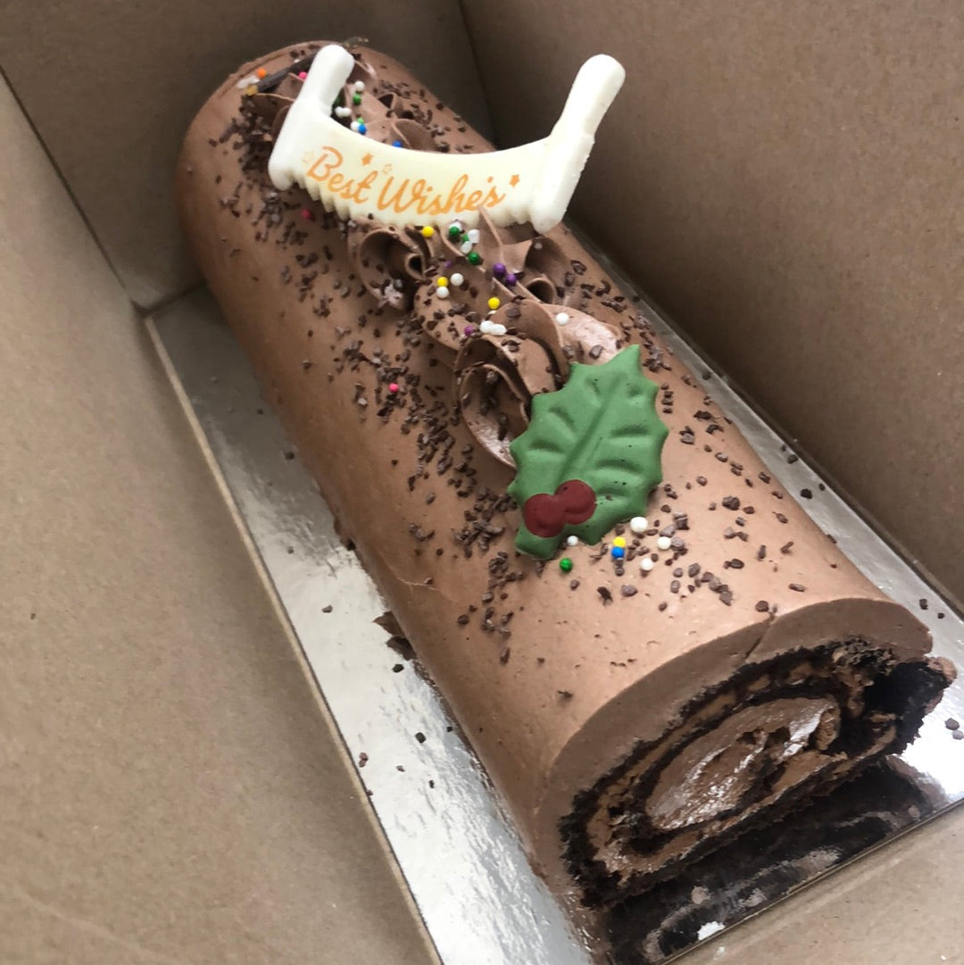 Mocha Yule Log 5"x 10" and 5’’x 5’’ (available in store only) Dec. 23, 24