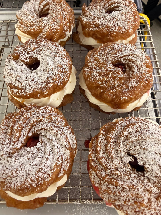 Raspberry cream Filled Cruller (6pieces) AVAILABLE FRIDAY AND SATURDAY ONLY
