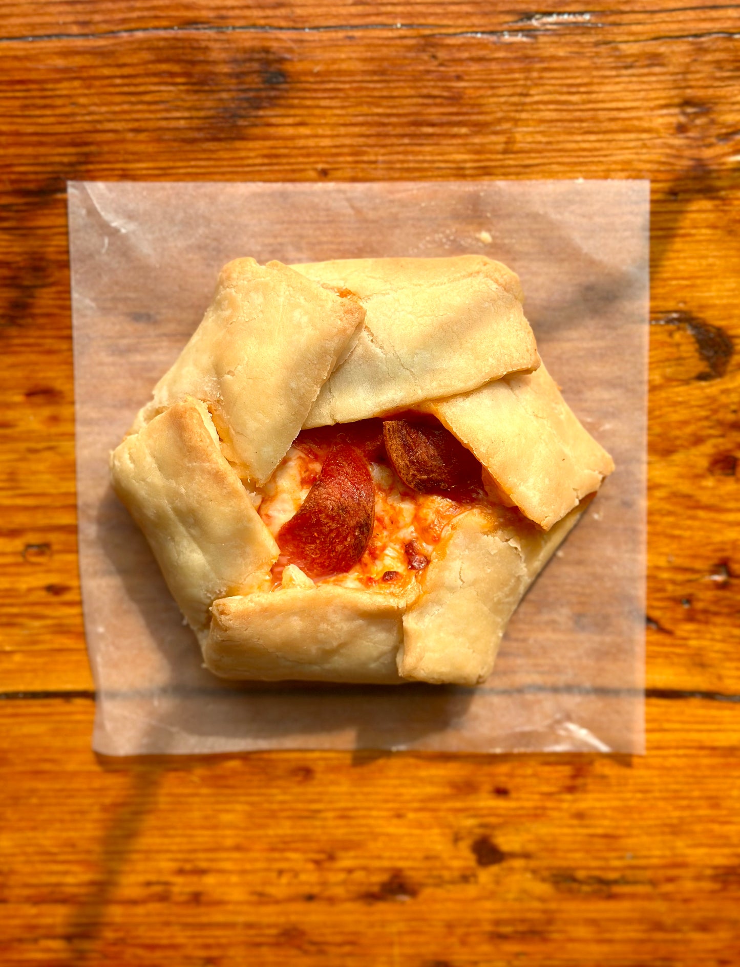 Pizza Blossom (Turkey Pepperoni)(shipping - only available baked frozen)