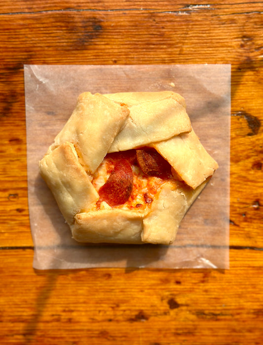 Pizza Blossom (Turkey Pepperoni)(shipping - only available baked frozen)