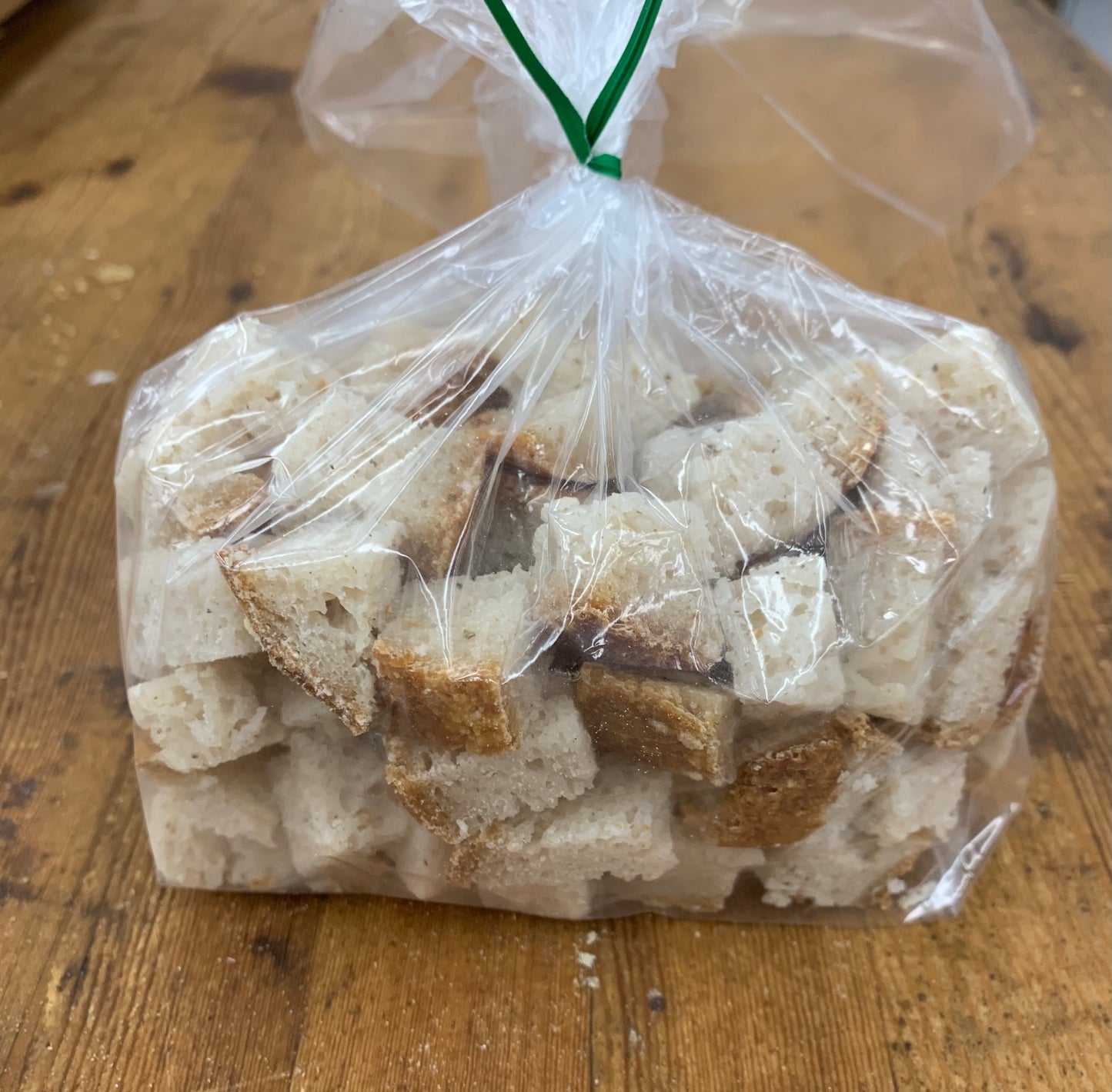 Bread cubes for stuffing